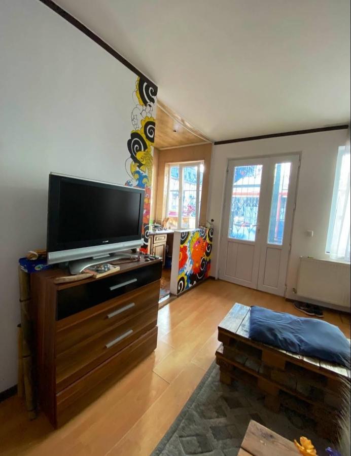 Enjoy The Hostel Батумі Екстер'єр фото