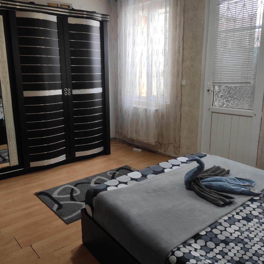 Enjoy The Hostel Батумі Екстер'єр фото