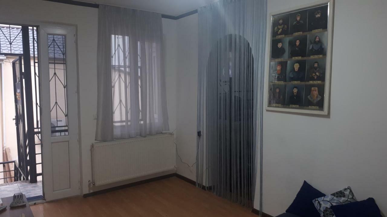 Enjoy The Hostel Батумі Екстер'єр фото