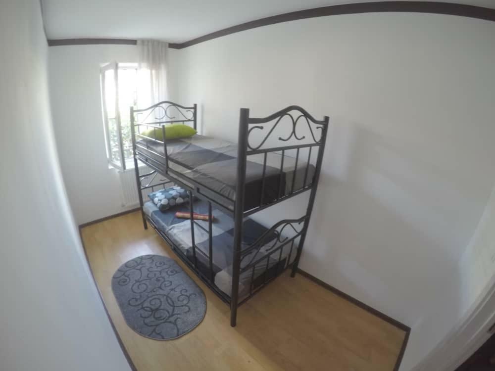 Enjoy The Hostel Батумі Номер фото